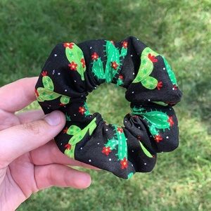 Cactus Scrunchie 🌵